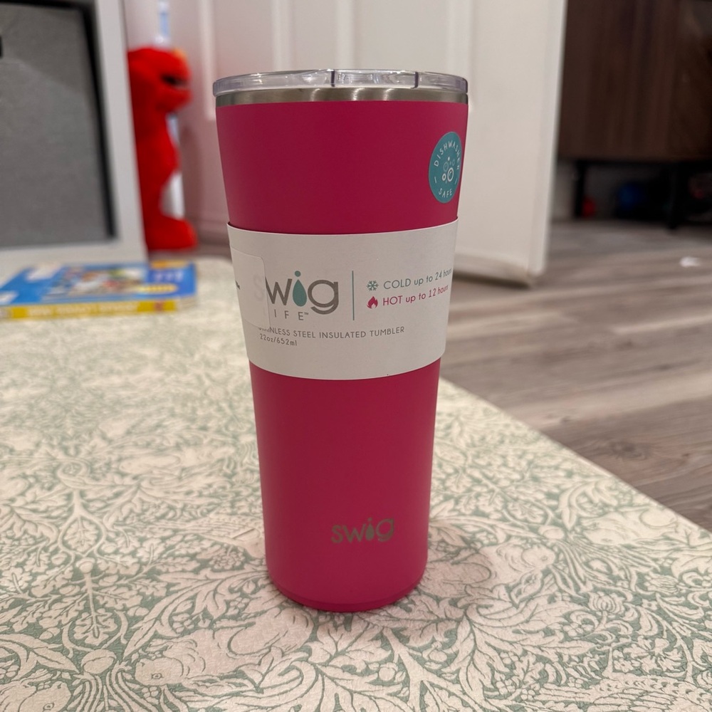 Swig Life Pink 22 oz Insulated Tumbler